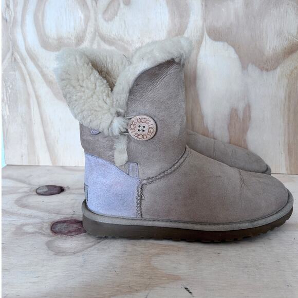 UGG Australia - Bailey Button II - Boots - Gray - Women's - 6 - S/N 5803 - Picture 1 of 8